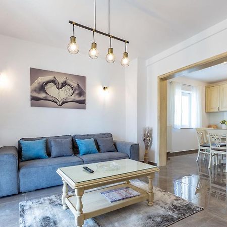 Mp Luxury Holiday Home With Swimming Pool 자다르 외부 사진