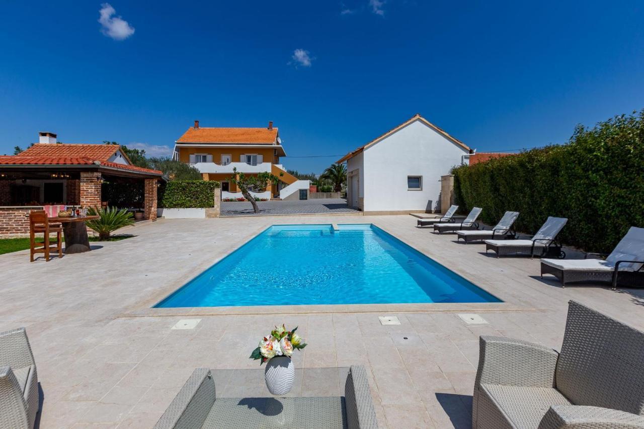Mp Luxury Holiday Home With Swimming Pool 자다르 외부 사진