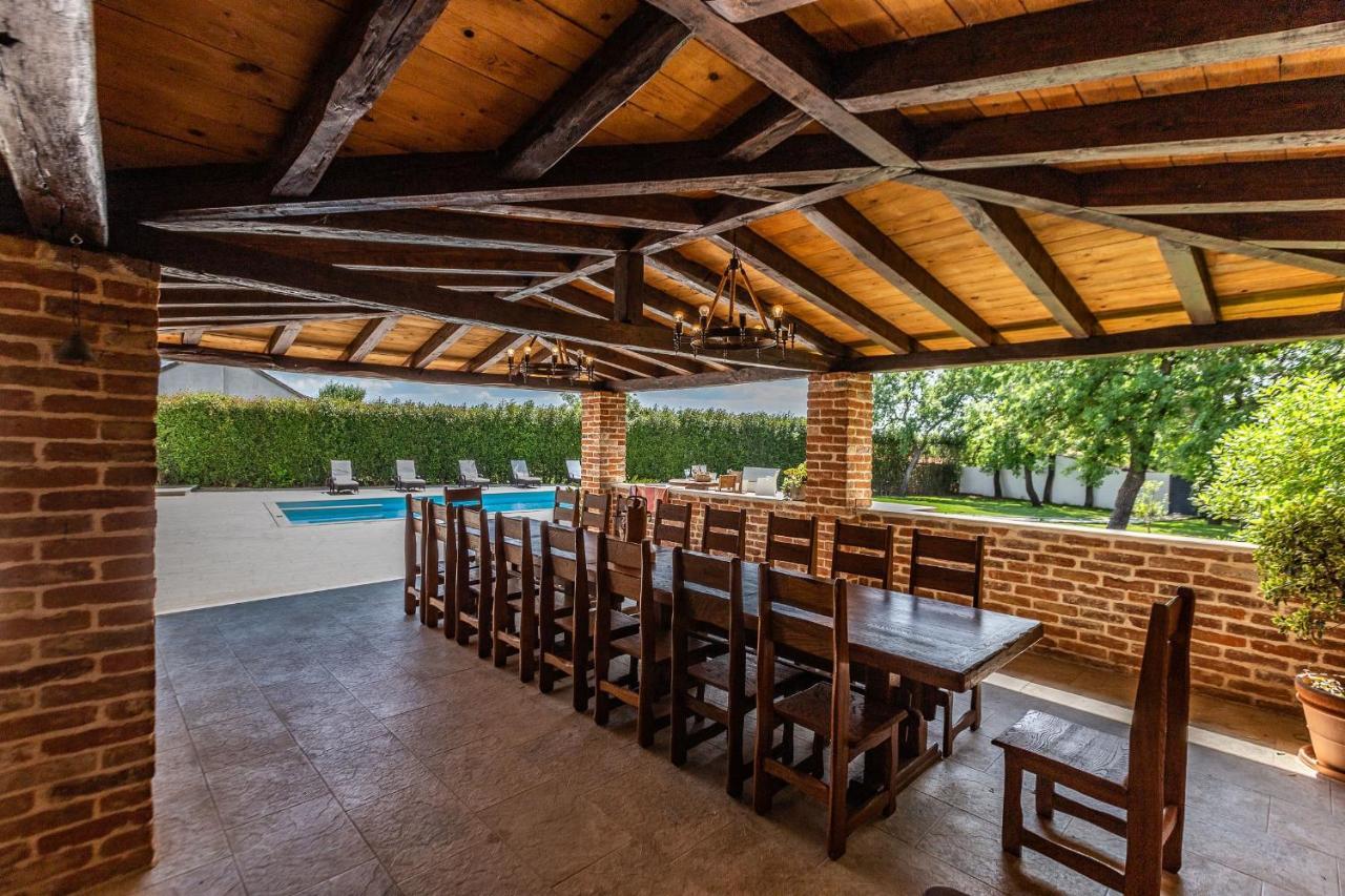 Mp Luxury Holiday Home With Swimming Pool 자다르 외부 사진